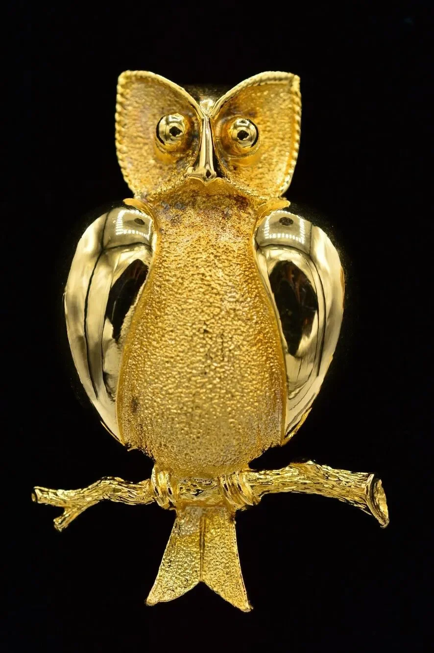 Vintage Wise Owl Pin Brooch Brushed Gold Textured Chunky Figural 80s 1980s BinJ